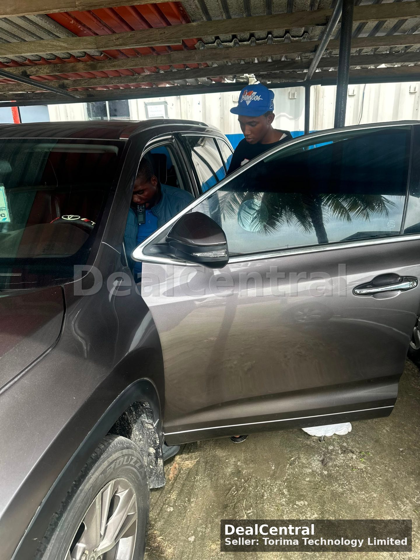 professional car tracking installation